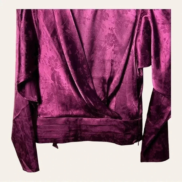 1243.‎ RONNY KOBO COLLECTION MONET TOP PURPLE FLORAL SATIN OPEN SLIT BACK SMALL - Picture 8 of 13